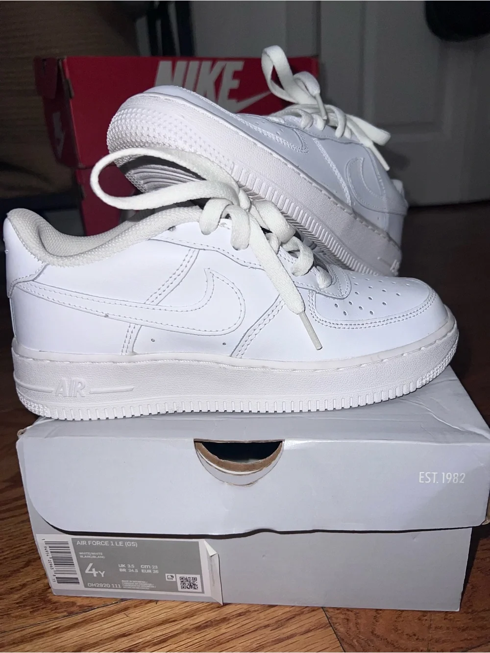 Nike White/Gray Air Force 1 LE (GS) Box Label